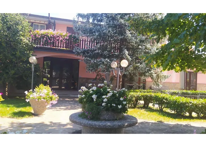 L’agrifoglio Alloggio per agriturismo *